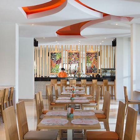 Harris Hotel Raya Кута Экстерьер фото