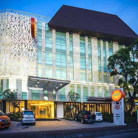 Harris Hotel Raya Кута Экстерьер фото