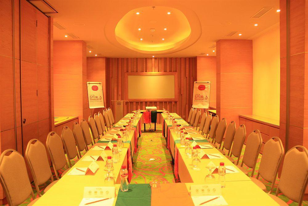 Harris Hotel Raya Кута Экстерьер фото