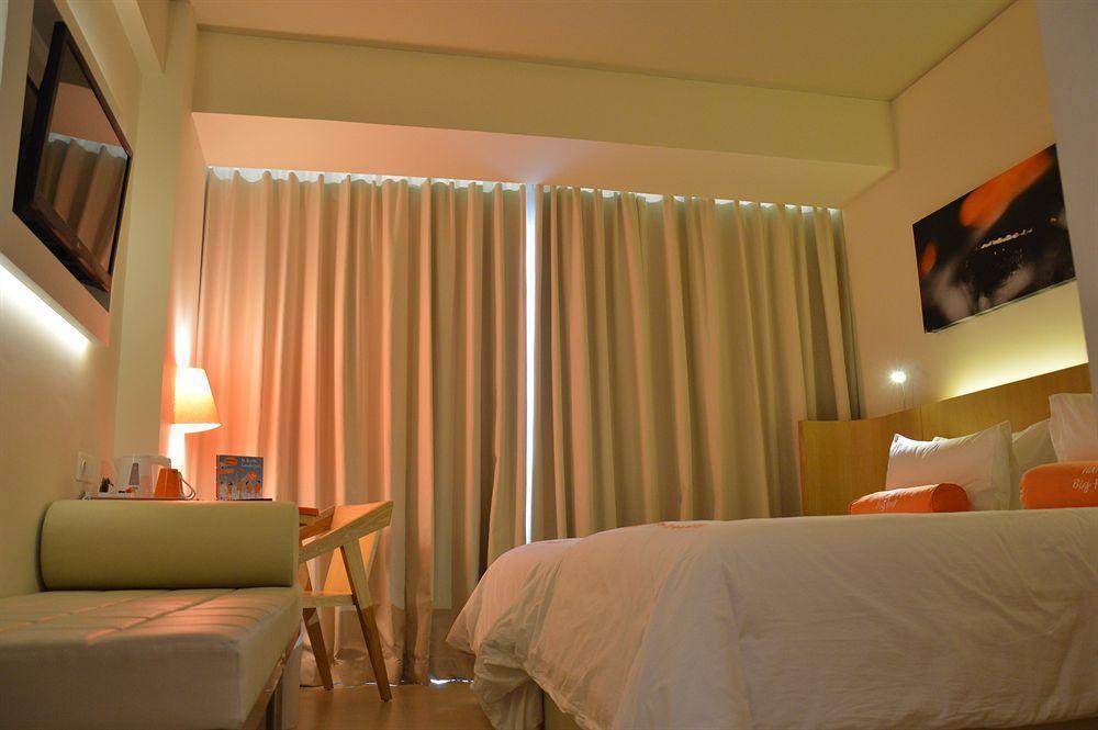 Harris Hotel Raya Кута Экстерьер фото