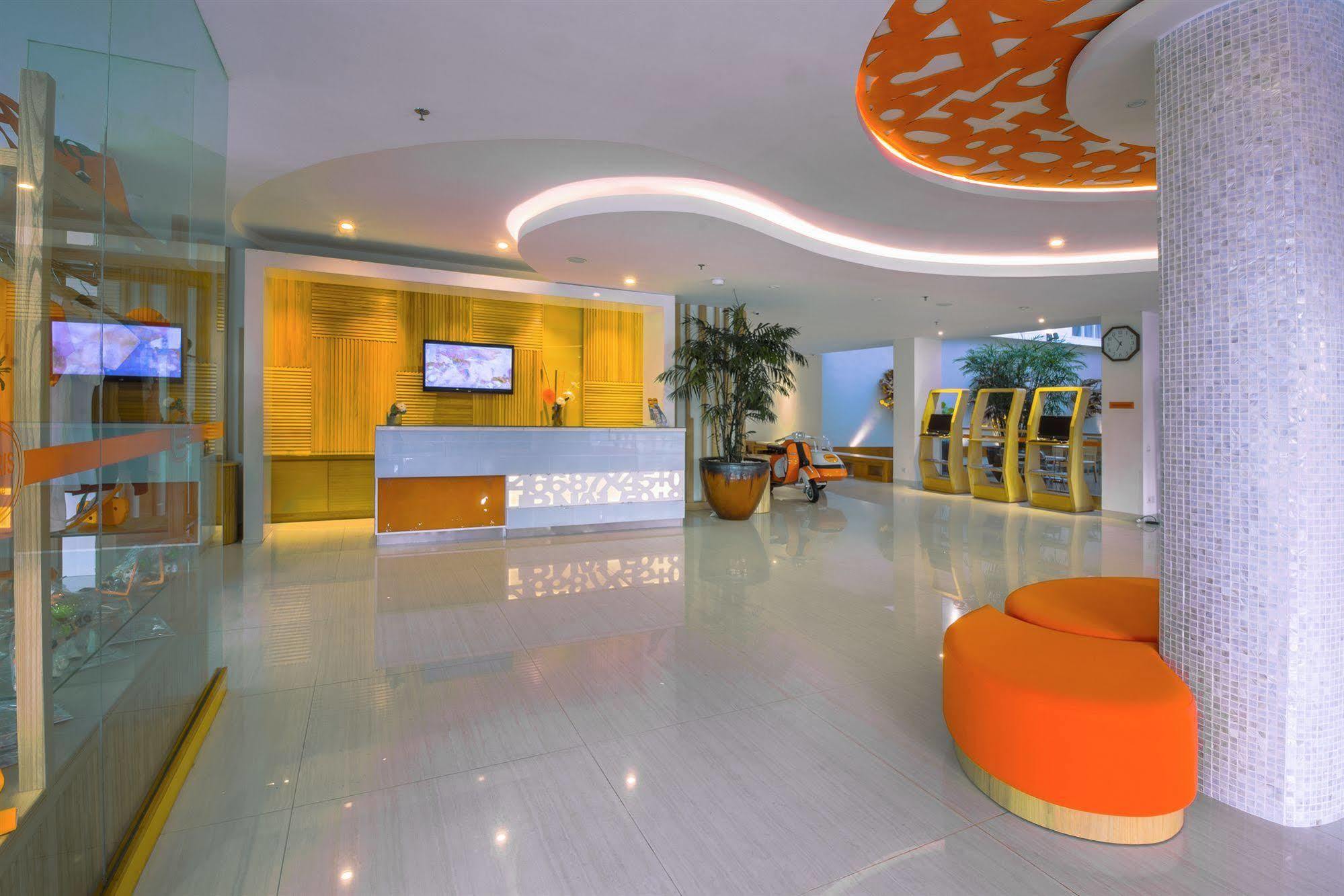 Harris Hotel Raya Кута Экстерьер фото