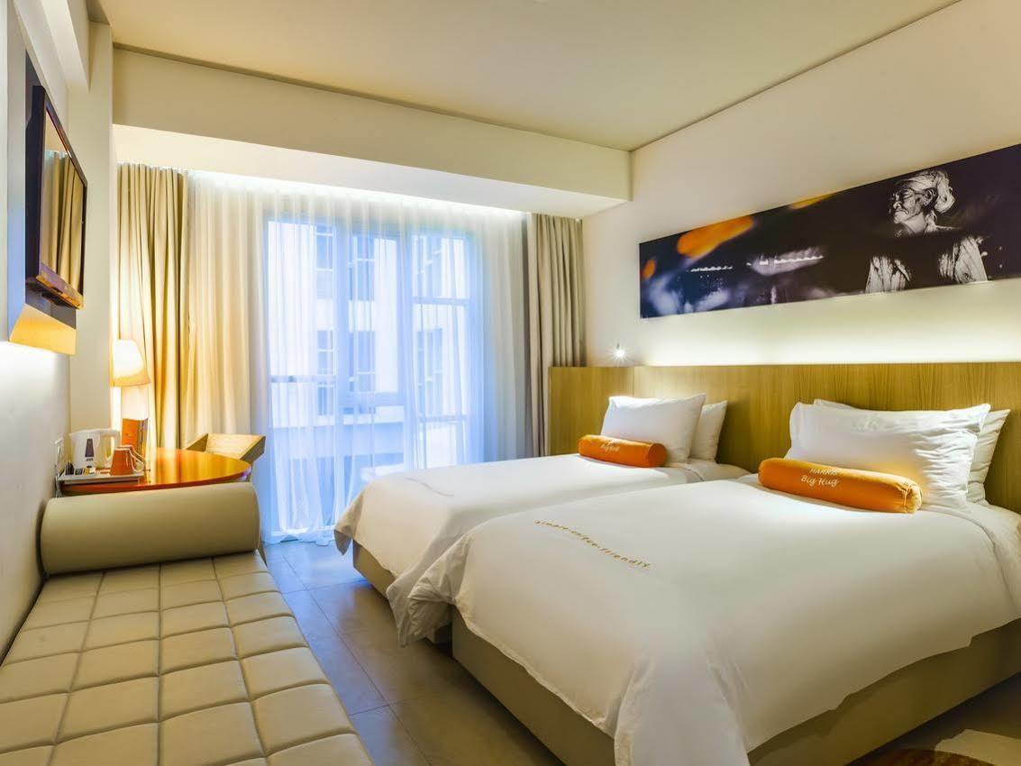 Harris Hotel Raya Кута Экстерьер фото