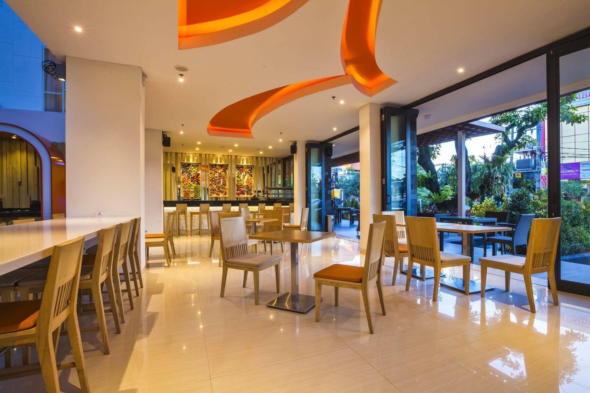 Harris Hotel Raya Кута Экстерьер фото
