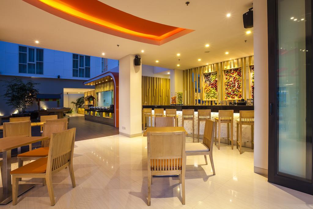 Harris Hotel Raya Кута Экстерьер фото
